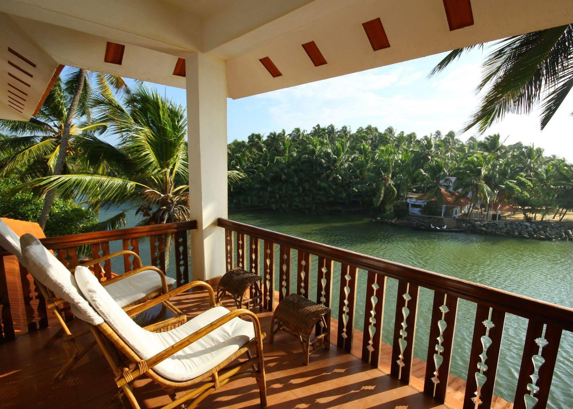Beach And Lake Ayurvedic Resort, Kovalam Exterior foto