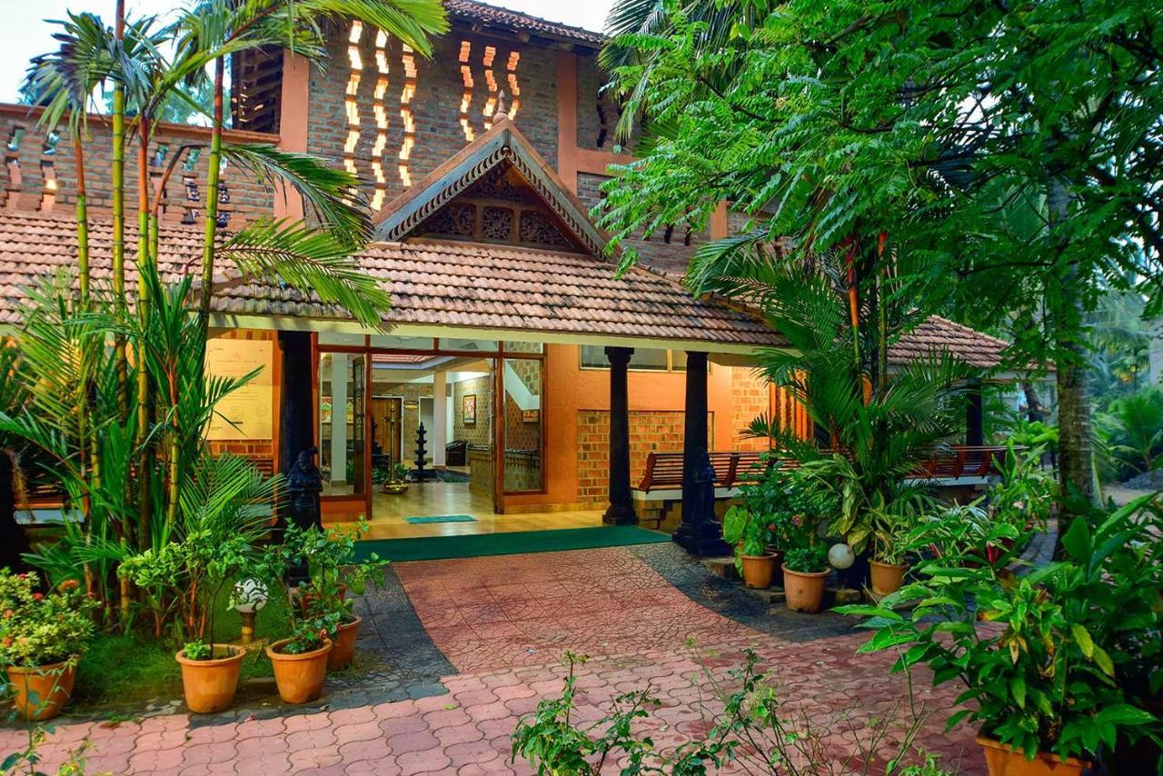 Beach And Lake Ayurvedic Resort, Kovalam Exterior foto
